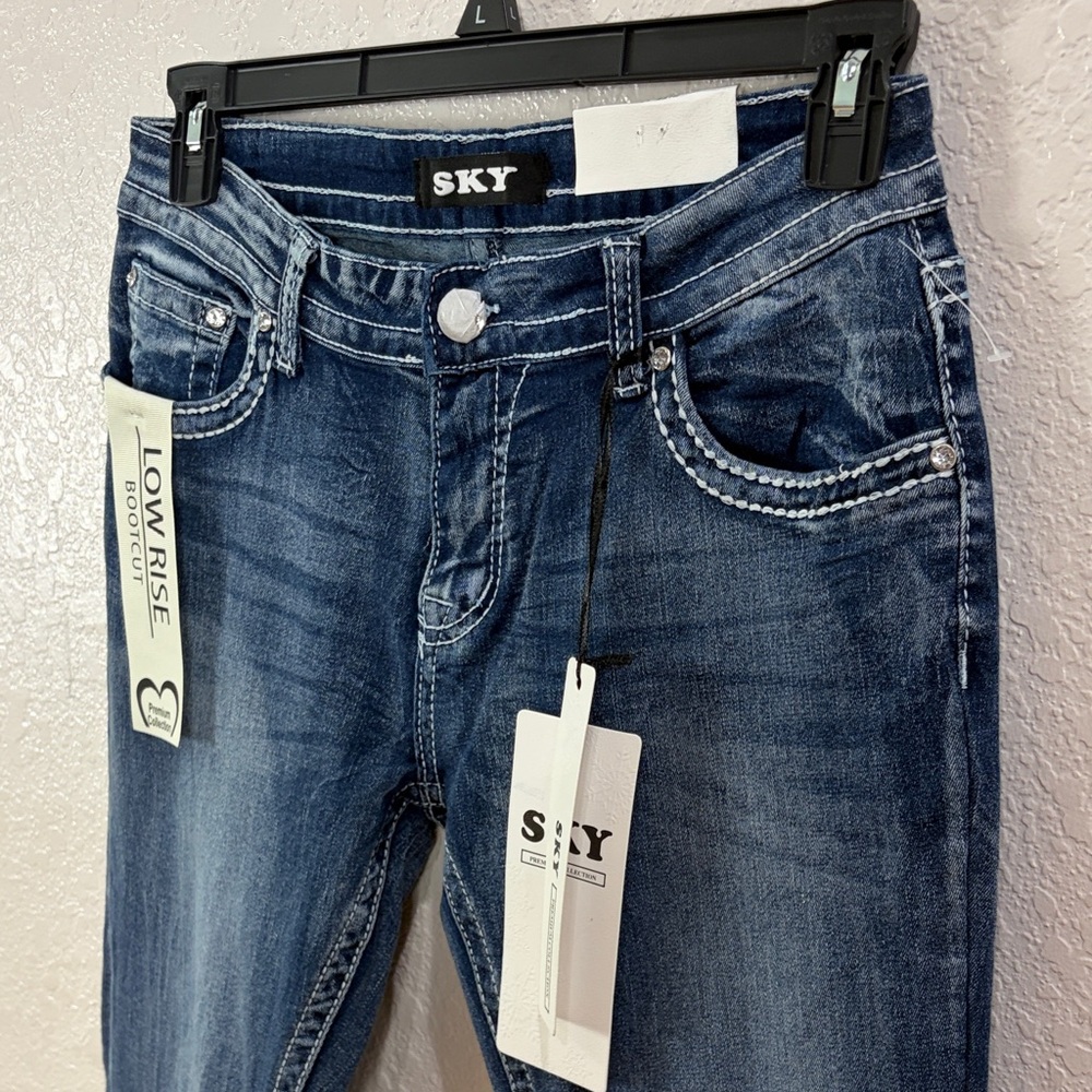 Sky Women's ,Low-Rise ,Boot Cut Jeans with Embellished Pockets,Size 13/31 - Picture 7 of 17